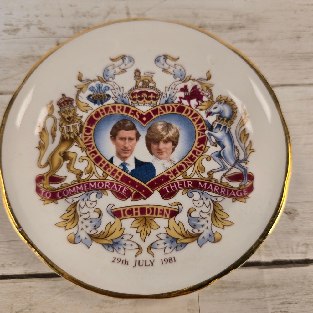 Crown Trent Prince Charles Lady Diana 1981 Royal‎ Wedding Commem Plate 4.75"